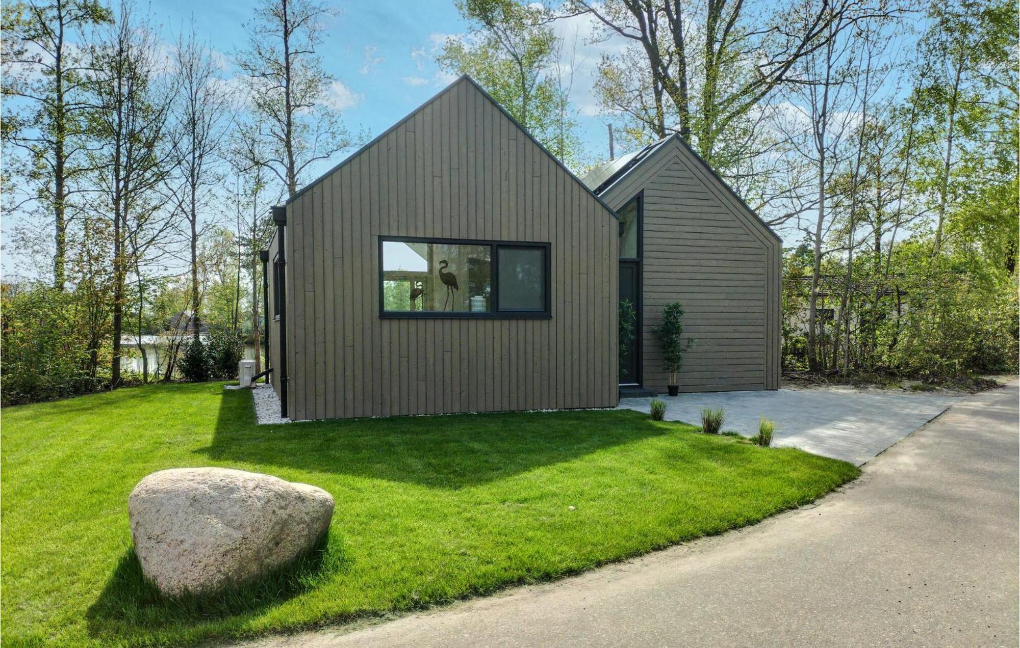 Cozy Home In Oosterwolde With Sauna Exterior foto